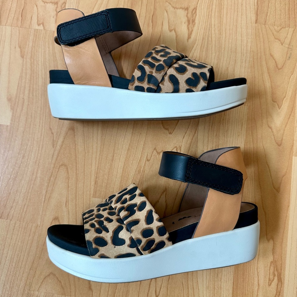 Naked Feet Leopard Print 🐆 Platform Wedge Sandal / Size 7.5 M